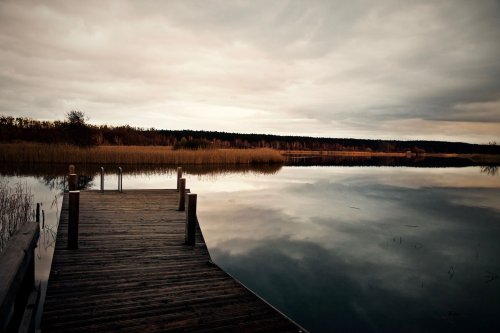 Steg und Oberuckersee am Abend
